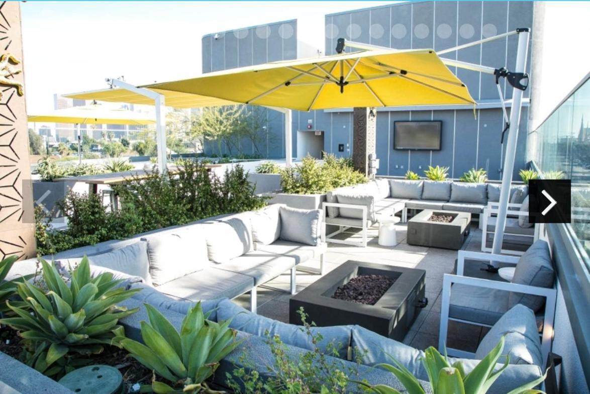 Downtown Los Angeles Skyline Balcony View Modern Penthouse Exterior photo